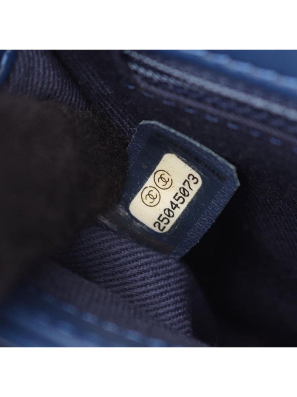 Chanel Shoulder Bag Quilted Coco Eyelet Round Mini Blue Leather Chain - Picture 5 of 9